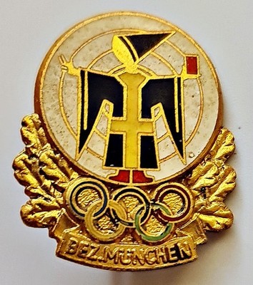VINTAGE SHOOTING 1972 MUNICH OLYMPIC GAMES SPORT GOLD ENAMEL PIN BADGE GERMANY