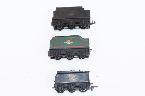HORNBY/TRIANG RAKE OF 3 TENDERS VARIOUS CONDITION FOR SPARE REPAIR - Picture 2 of 5