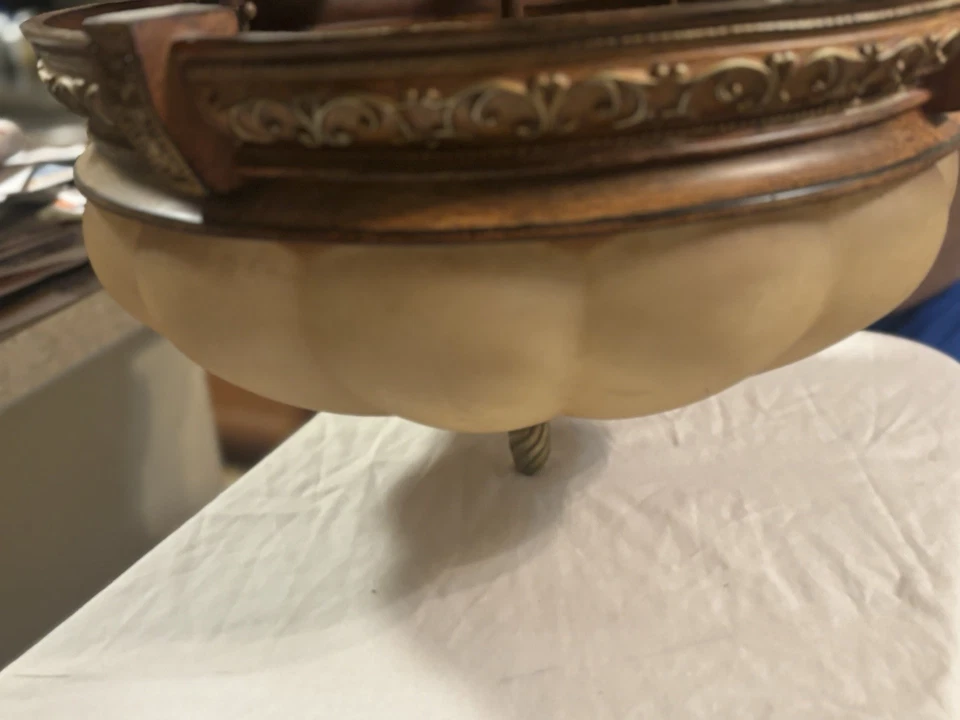 Hampton Bay Chateau Deville 3 luces Foto 2 de 4