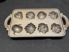 JOHN WRIGHT CAST IRON FRUIT MUFFIN PAN, 31-161 MADE IN USA