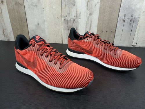 nike internationalist crimson
