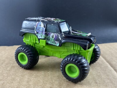 Monster Jam Grace Digger Monster Truck Small Wheel Hub COMB SHIP $1 PER MULT