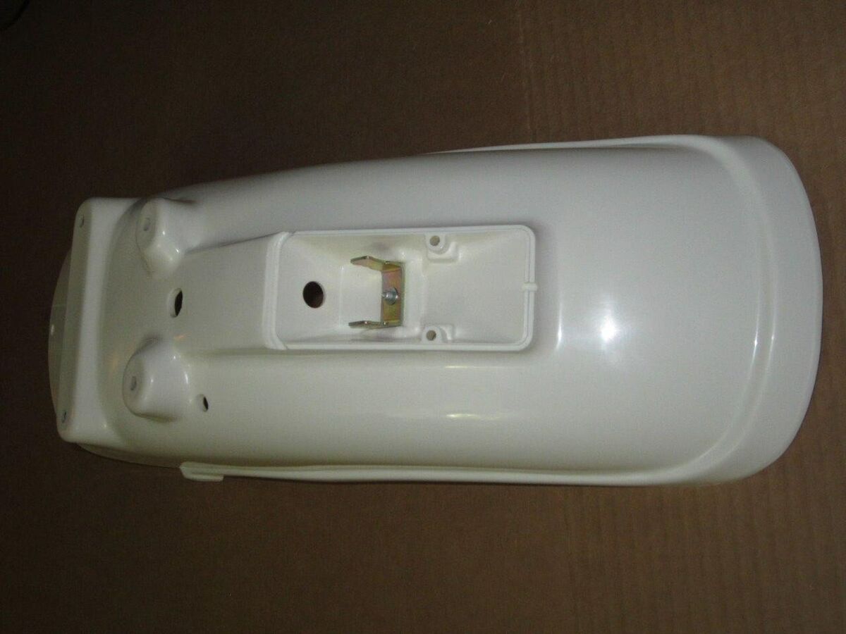 YAMAHA NOS VINTAGE - REAR FENDER - IT175 - 1980-81 - 3R6 YAMAHA NOS VINTAGE - REAR FENDER - IT175 - 1980-81 - 3R6