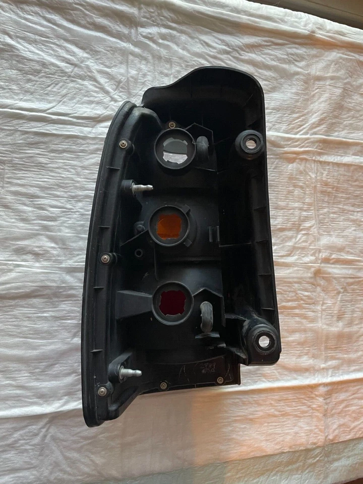 Conjunto de luz trasera - Rt, Toyota 4Runner 1999, 8156135120, 8156135121, usado Foto 3 de 4