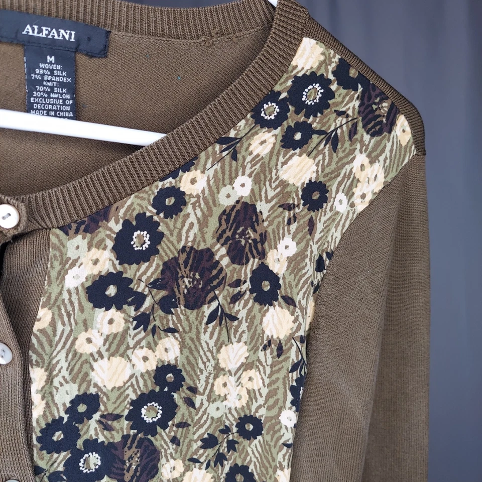 Cárdigan de seda Alfani para mujer mediano oliva floral tejido con botones elástico manga larga Foto 4 de 4