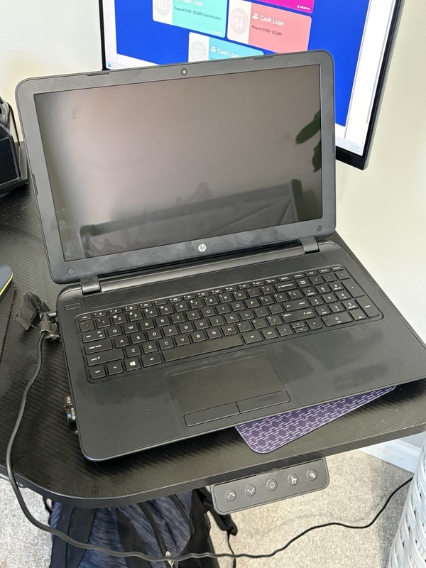 HP 15-1387wm 15.6" Touchscreen /AMD A8-7410@2.20GHz/4GB/120GB SSD/Win 10/Wifi