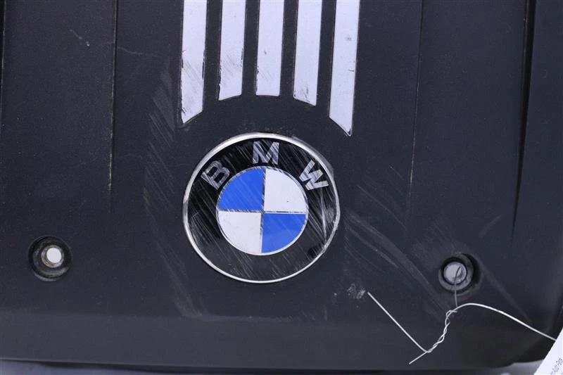 PLASTIC ENGINE COVER BMW 328i 2009 09 1061476 — 第 2/4 张图片