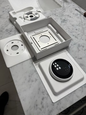 Nest Learning Thermostat Programmable Wi-Fi w/ Mounting Hardware & Trim Plate