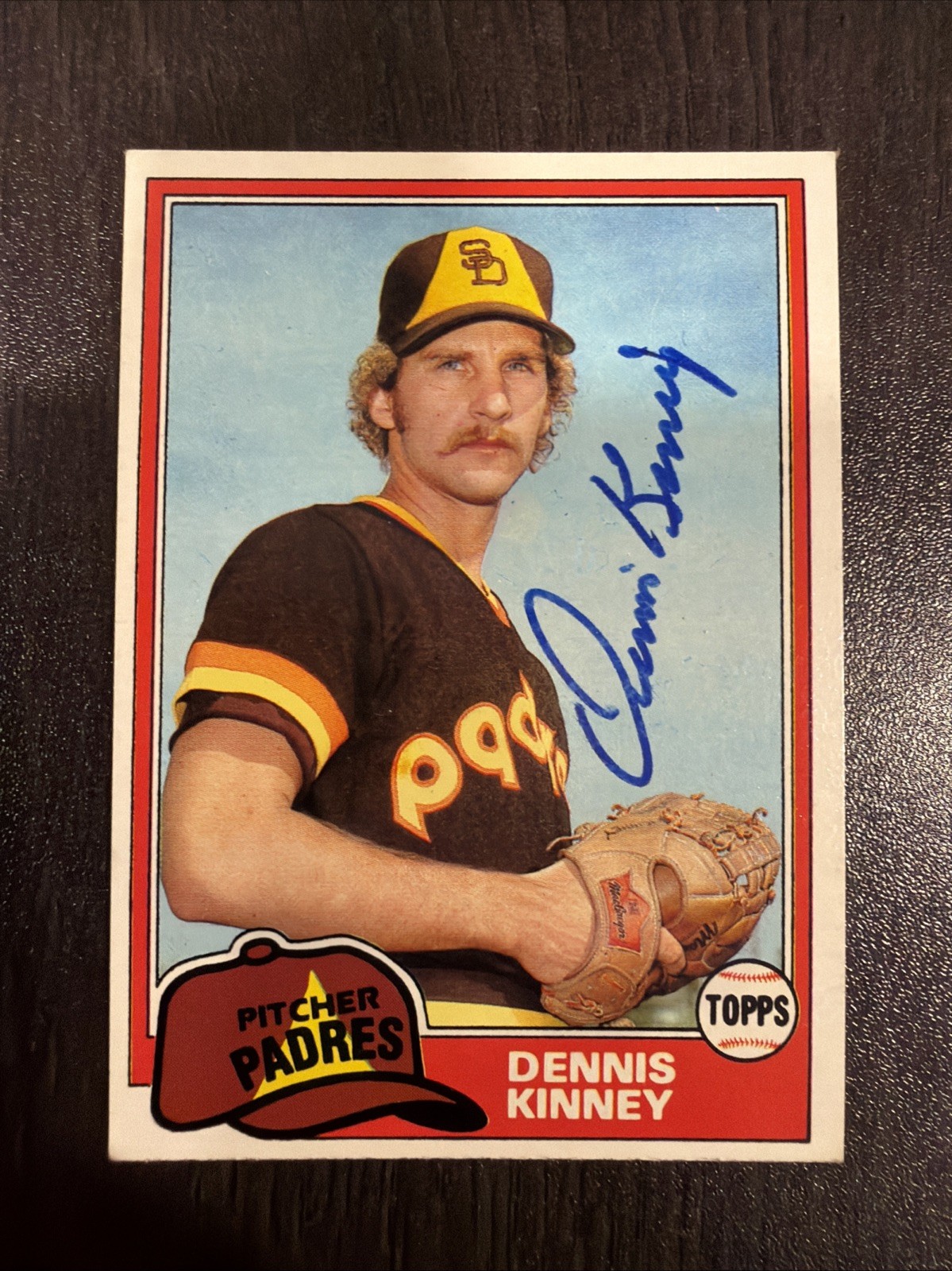 DENNIS KINNEY 1981 TOPPS AUTOGRAPHED SIGNED AUTO BASEBALL CARD WU