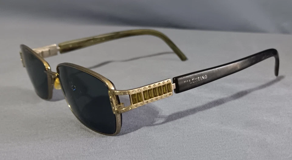 #11 Gafas de sol Valentino con nuevo estuche y tela Valentino Foto 2 de 4