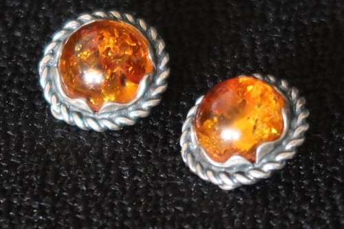 W/M 925 SILVER & AMBER EARRINGS PAIR ROUND DOME SHAPED A VINTAGE JEWELLRY BEAUTY - Picture 3 of 7