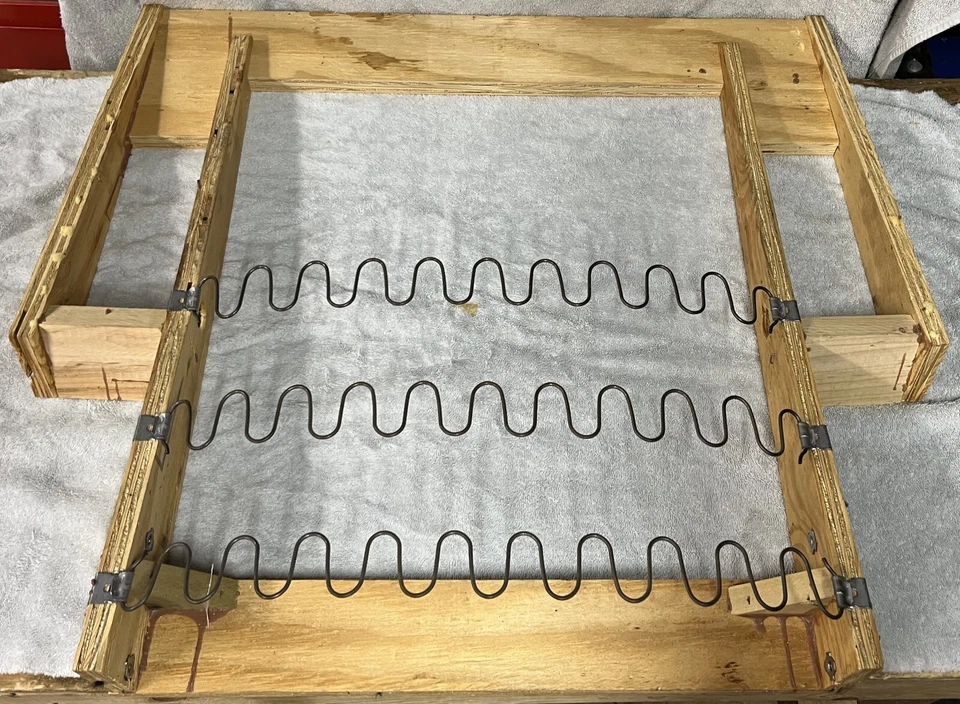 La-Z-Boy - Lazy Boy - Chair Recliner - Seat Back Frame & Spring Assembly - Image 2 of 4