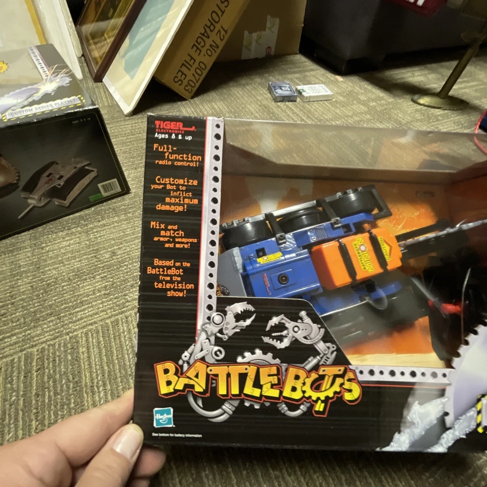 Hasbro Battle Bots Custom Series Rc Juego Set Tiger Electronics 2001 Minion Nuevo de Lote Antiguo Foto 4 de 4