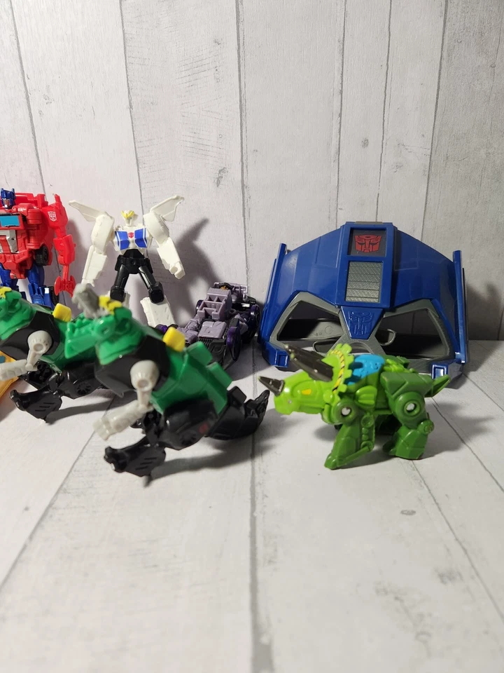 Transformers Action Figures Toy Lot McDonald's transformers and bumblebee cars - Image 4 of 4