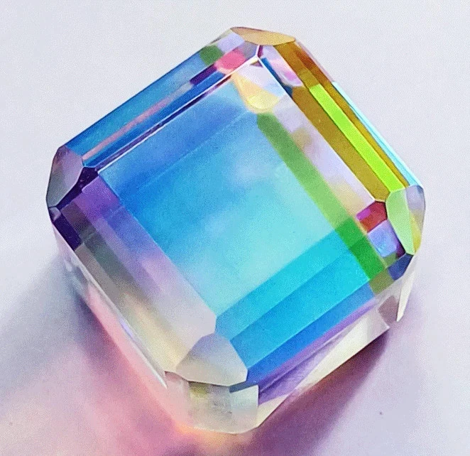 Certified 106.00 Ct Loose Gemstone Mystic Quartz In Rainbow Color Cube Shape - Image 4 of 4