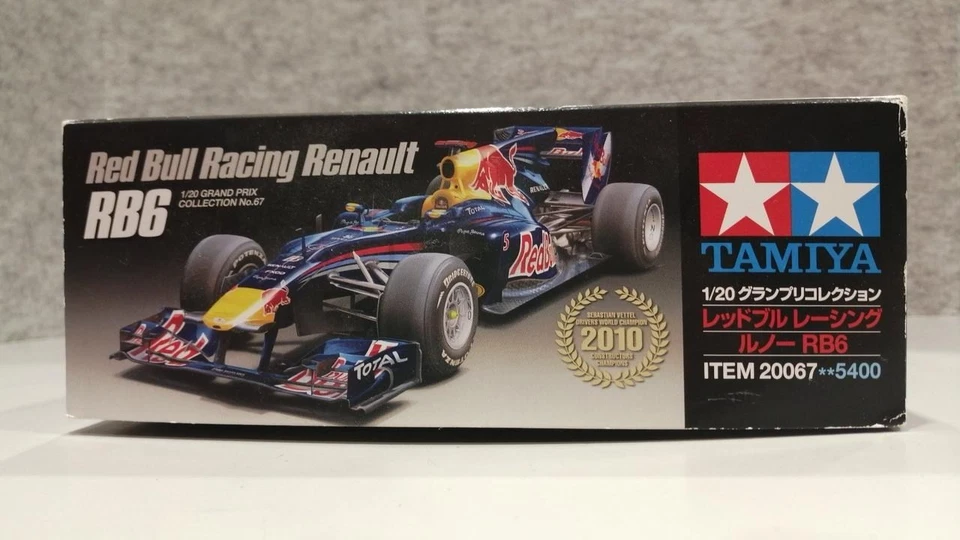 RED BULL RACING RENAULT RB6 1/4 - Image 3 of 4