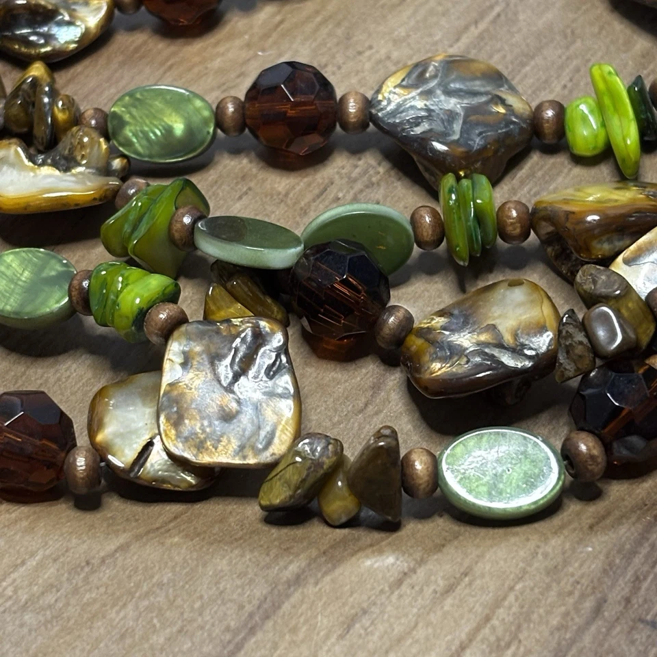 Precioso Collar Estilo Boho Multi Hilos, Acrílico, Vidrio, Concha, Piedra, Madera. Foto 2 de 4