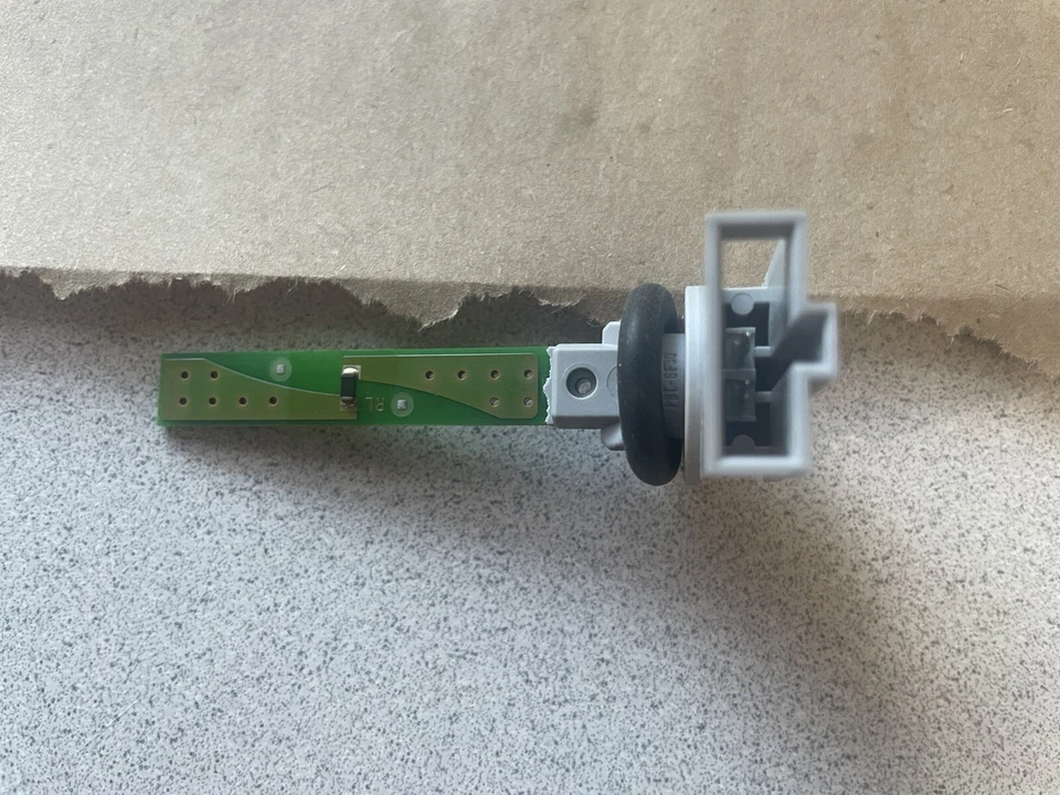 1998-2003 MERCEDES-BENZ ML320 ~ HEATER TEMPERATURE SENSOR ~ A1638300272 ~ OEM - Image 2 of 3