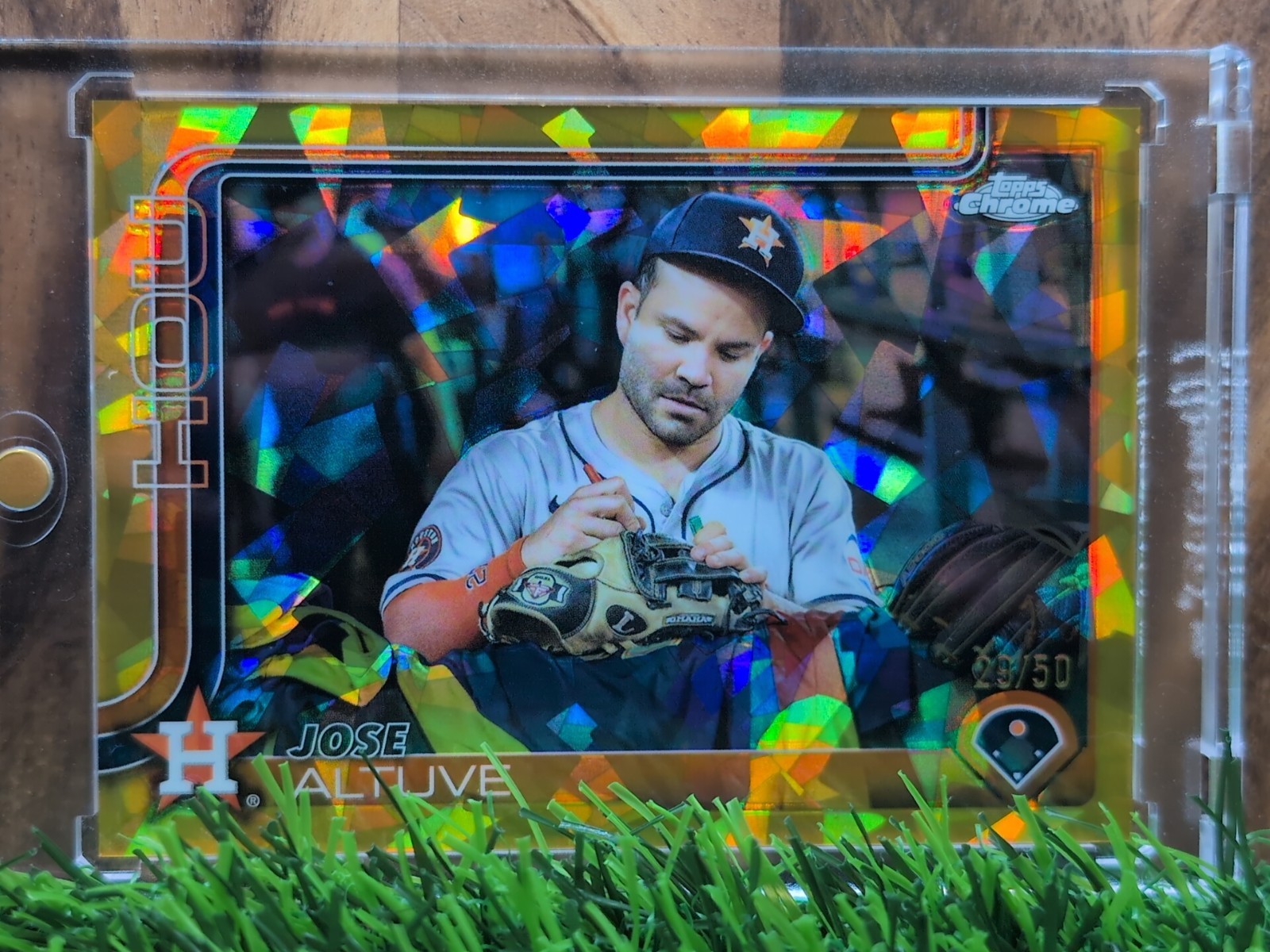 2025 Topps Chrome Sapphire- Image Variation Jose Altuve #77 Gold /50