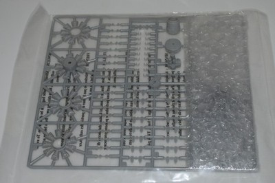 TRUMPETER F6F-5 HELLCAT 02257  PARTS  SPRUE G-P&W R-2800-10 RADL ENG 1/32