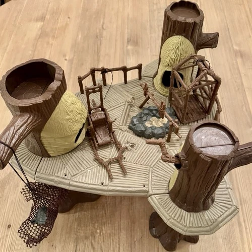 1983 Ewok Village Star Wars Kenner Playset