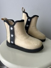 Wonder Nation Girls Faux Sherpa Winter Boots Size 1 Beige/Black Stars