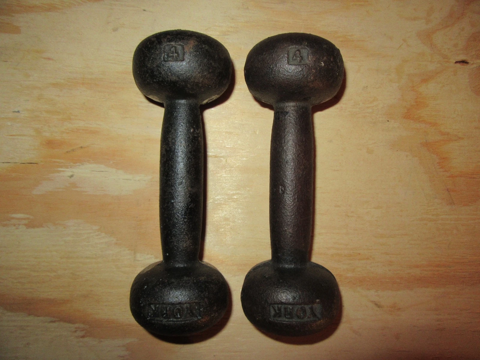 Vintage YORK 4 Pound Bun Dumbbell Set
Opens in a new window or tab