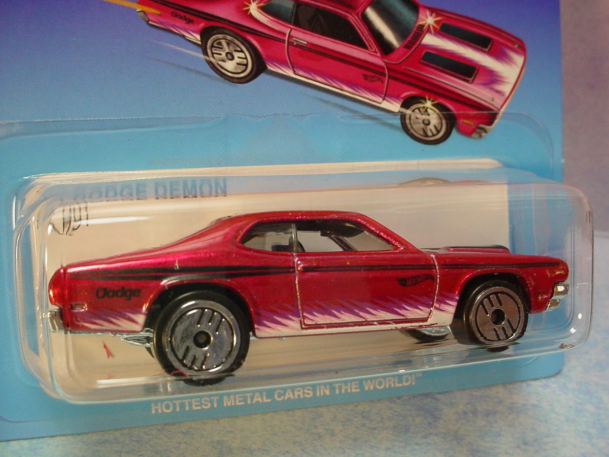 国内外の人気 GHOST MORE ONE spanky スパンキーフラッグ 8cm flag