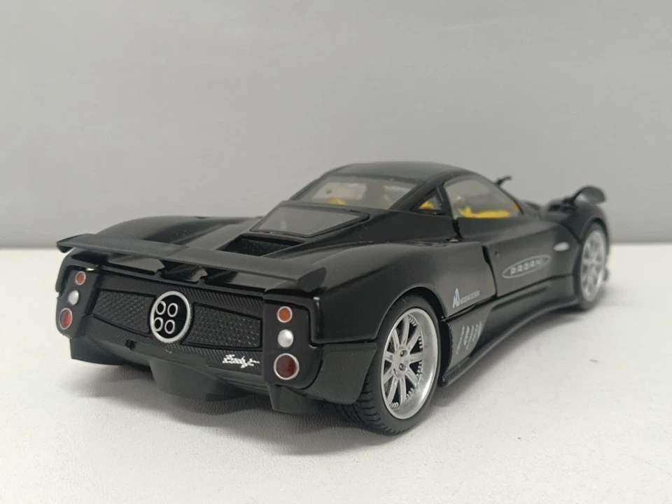 Pagani Zonda F 2005 Black Nero Opaco - Mondo Motors 1:24 Usato no box - Immagine 2 di 4