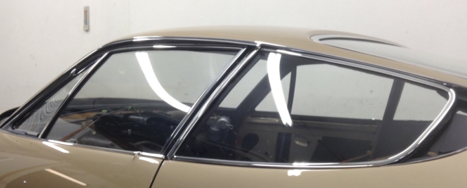 Ferrari 365 GTB/4 "Daytona" (Coupe) Rear Side (Quarter Window) Glass, New Pair