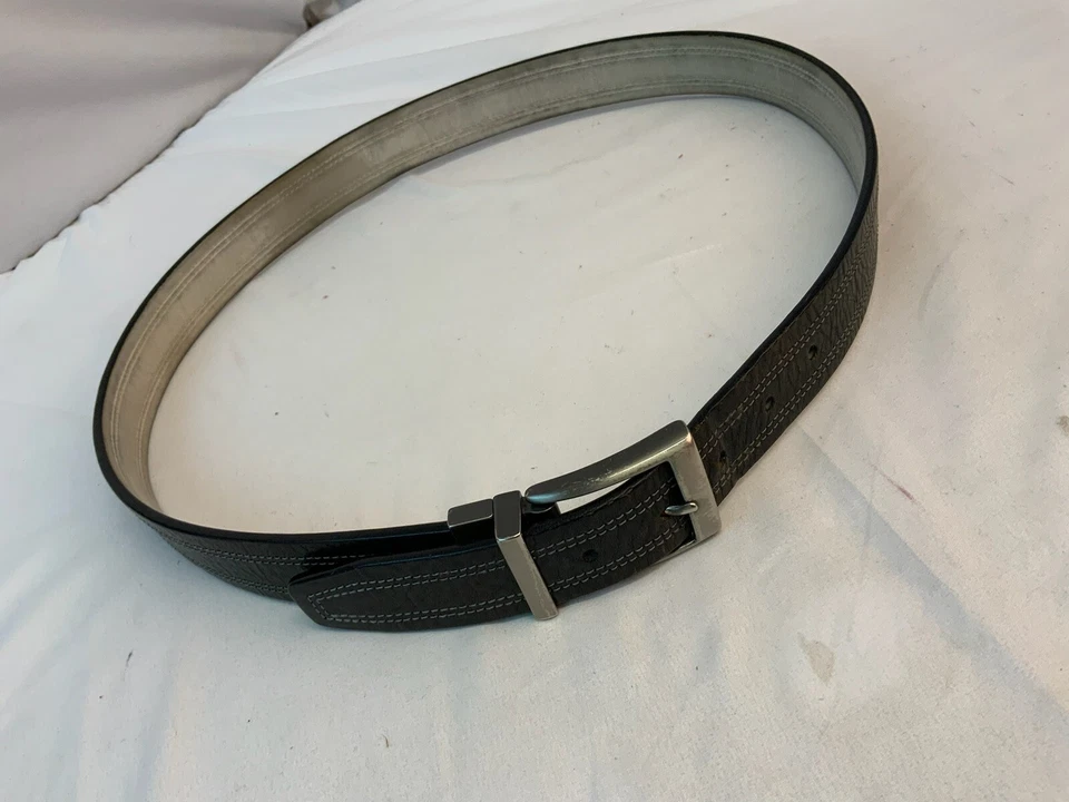 Cinturón de golf reversible Nike talla 36 marrón lateral marfil lado plata hebilla YGI L1-40 Foto 2 de 4