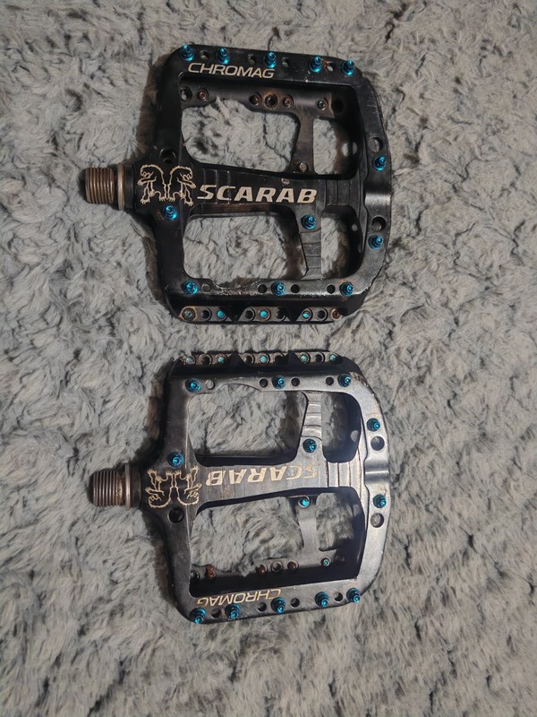 Chromag Scarab Enduro/DH Flat Pedals Black/Blue Pins Pair NOT HOPE F20