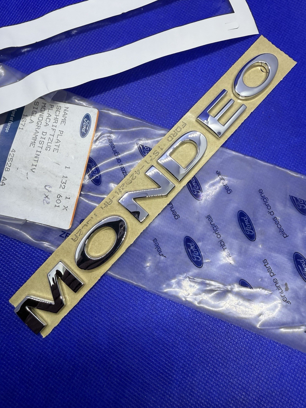 Logo arrière FORD MONDEO III 2000-2007 emblème original chromé coffre 1132601