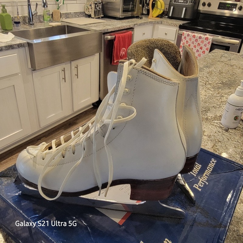 SP TERI WOMENS ICE SKATES MODEL 60 WHITE SIZE 5A MK BLADES 9
