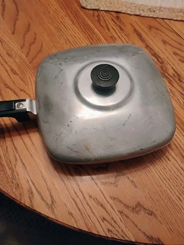 Vtg Wagner Ware Sidney O Magnalite 4510 10" Square Skillet Frying Pan