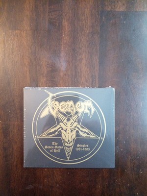 Venom-The Seven Gates Of Hell Singles 81-85High Roller Records Deluxe Reissue