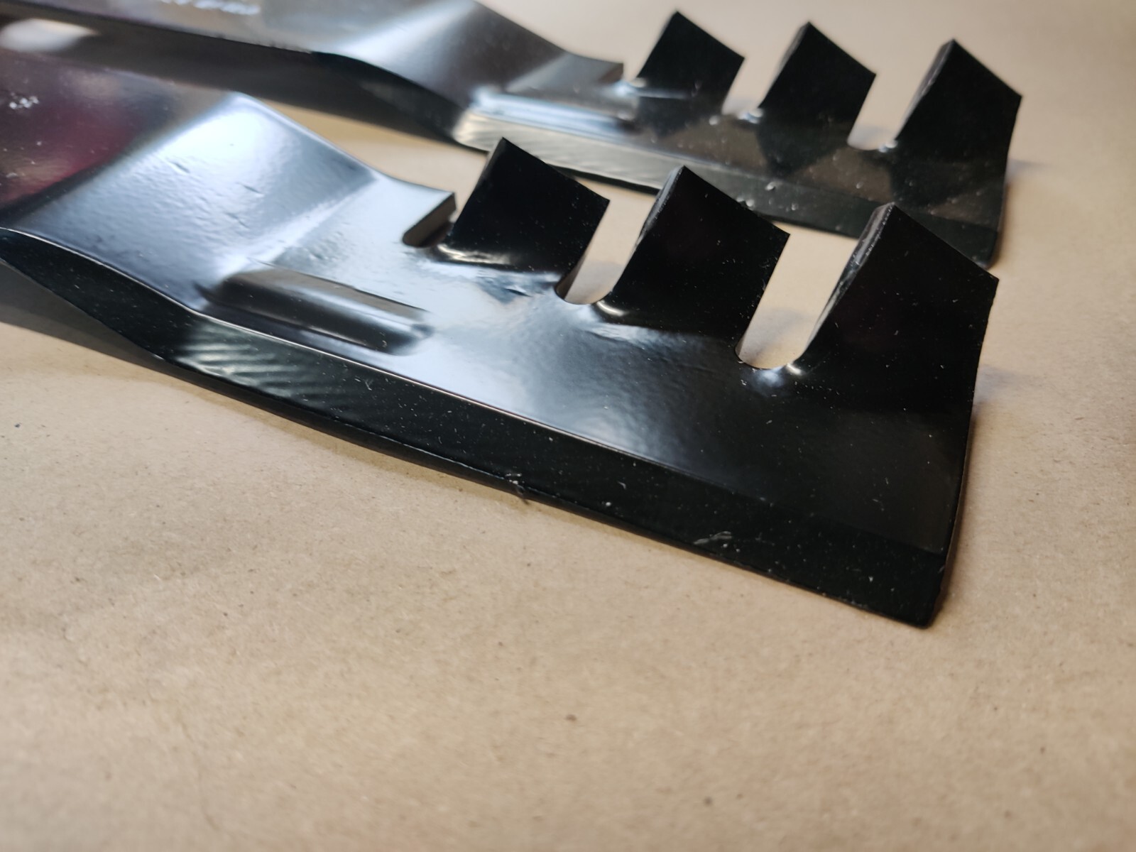 New 2 Pack Mulching Blades fits John Deere X330 X350 Z354 Z335E Z345M