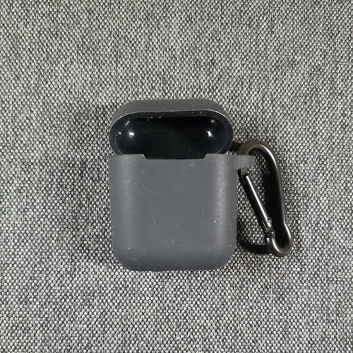 Étui de transport en silicone Insignia pour Apple AirPods 1ère 2ème génération - Photo 2 sur 4