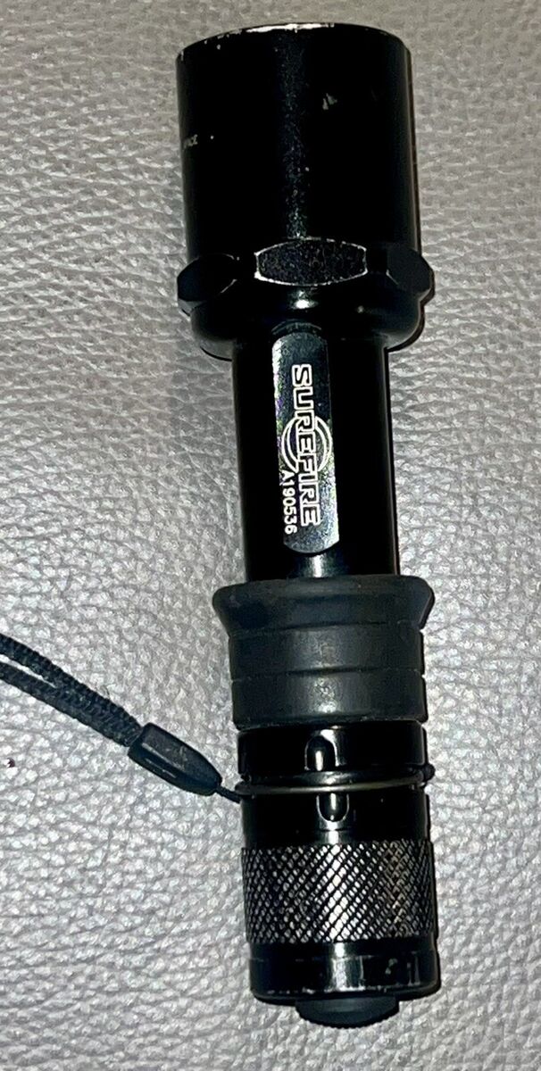 Rare Vintage Surefire Z2 Combat light New Lithium Batteries Rare Vintage Surefire Z2 Combat light New Lithium Batteries