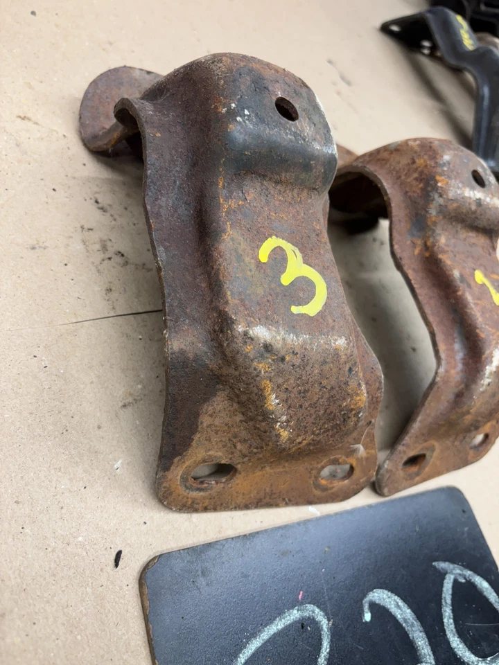 Chevrolet Gmc Blazer K5 C10 1968 1967 70 1971 2x2 SBC marco de motor montaje percha Foto 3 de 4