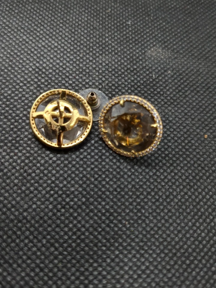 Женские кварцевые заклепки Kate Spade New York She Has Spark Gold б/у - Изображение 4 из 4