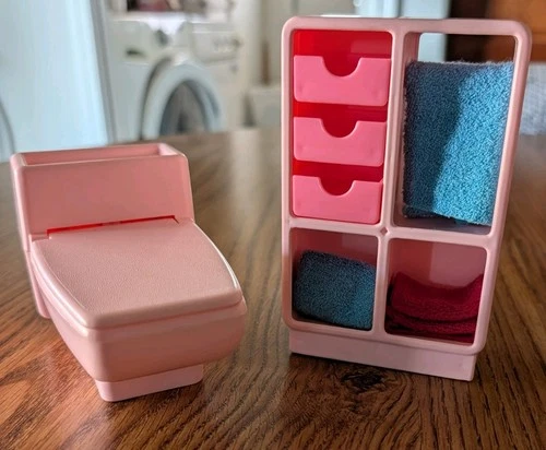 Barbie 1979 Vintage Dream Furniture Collection Bath Chest and Commode, 1045