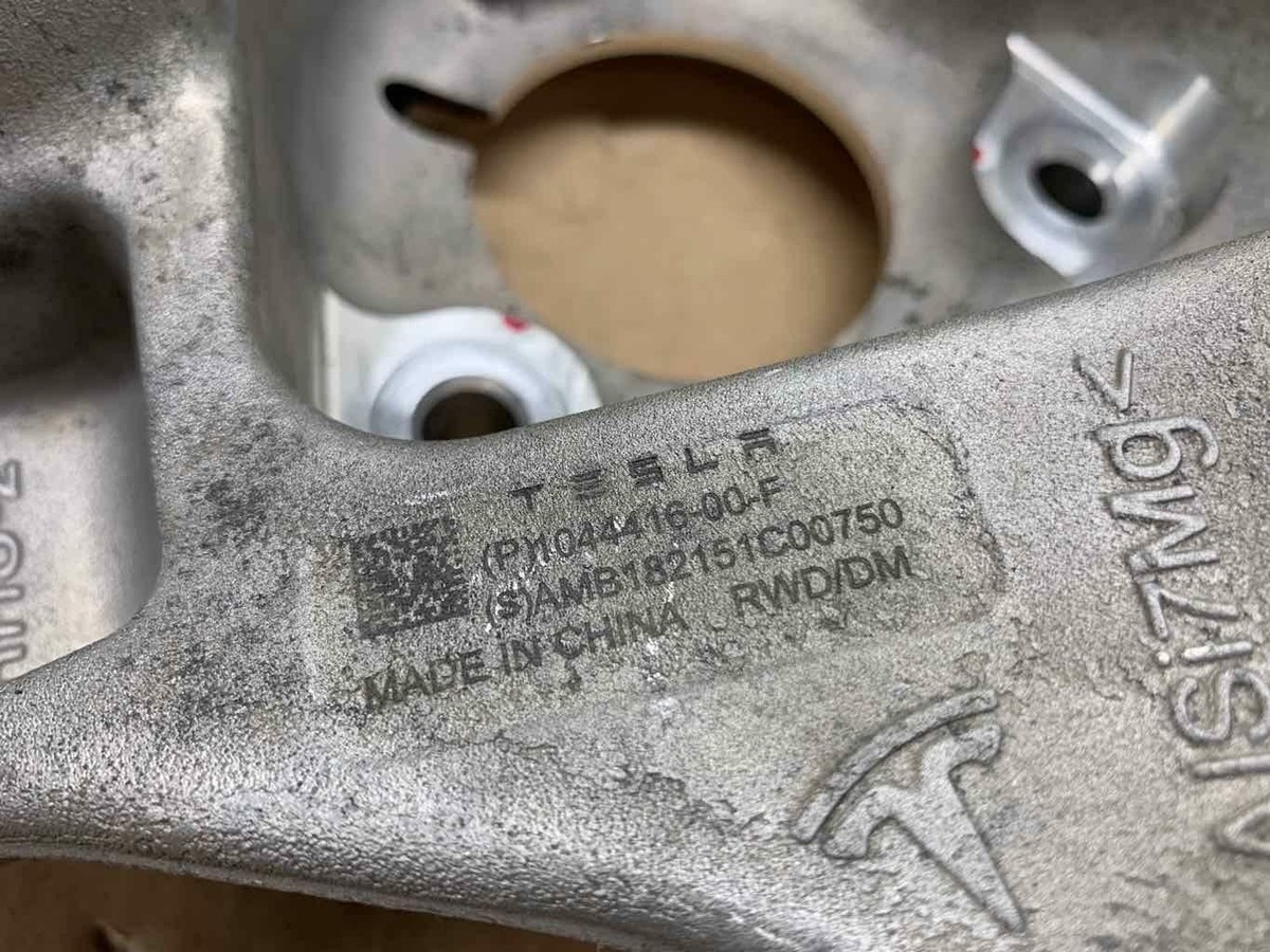 Tesla Model 3 Rear Right Spindle Knuckle 1044416-00-F | eBay