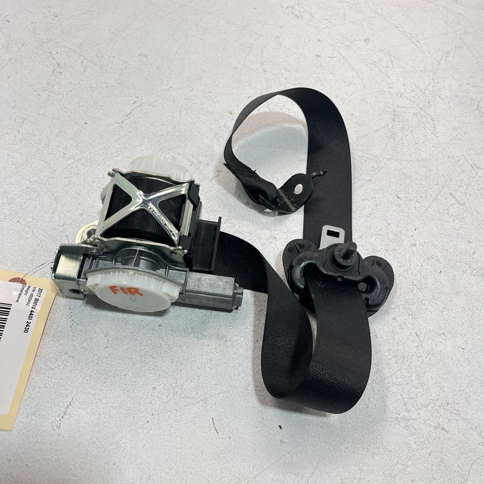 BMW 440i 2017-2020 delantero derecho pasajero cinturón de seguridad retractor OEM Foto 3 de 4