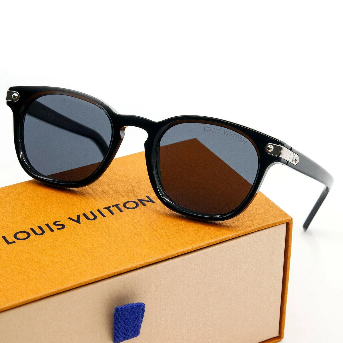 Louis Vuitton Sunglasses Genuine Men's LV Signature Square Louis Vuitton Sunglasses Genuine Men's LV Signature Square