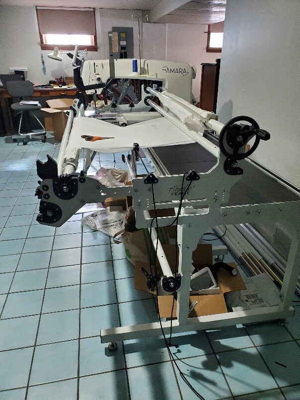 Handi Quilter Amara 20 inch long arm quilting machine plus in Ballston