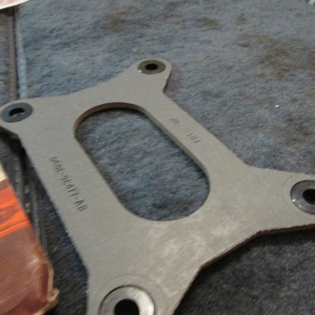 NOS 1973 FORD MUSTANG TORINO 302 351C 2BBL CARBURETOR SPACER GASKET NEW