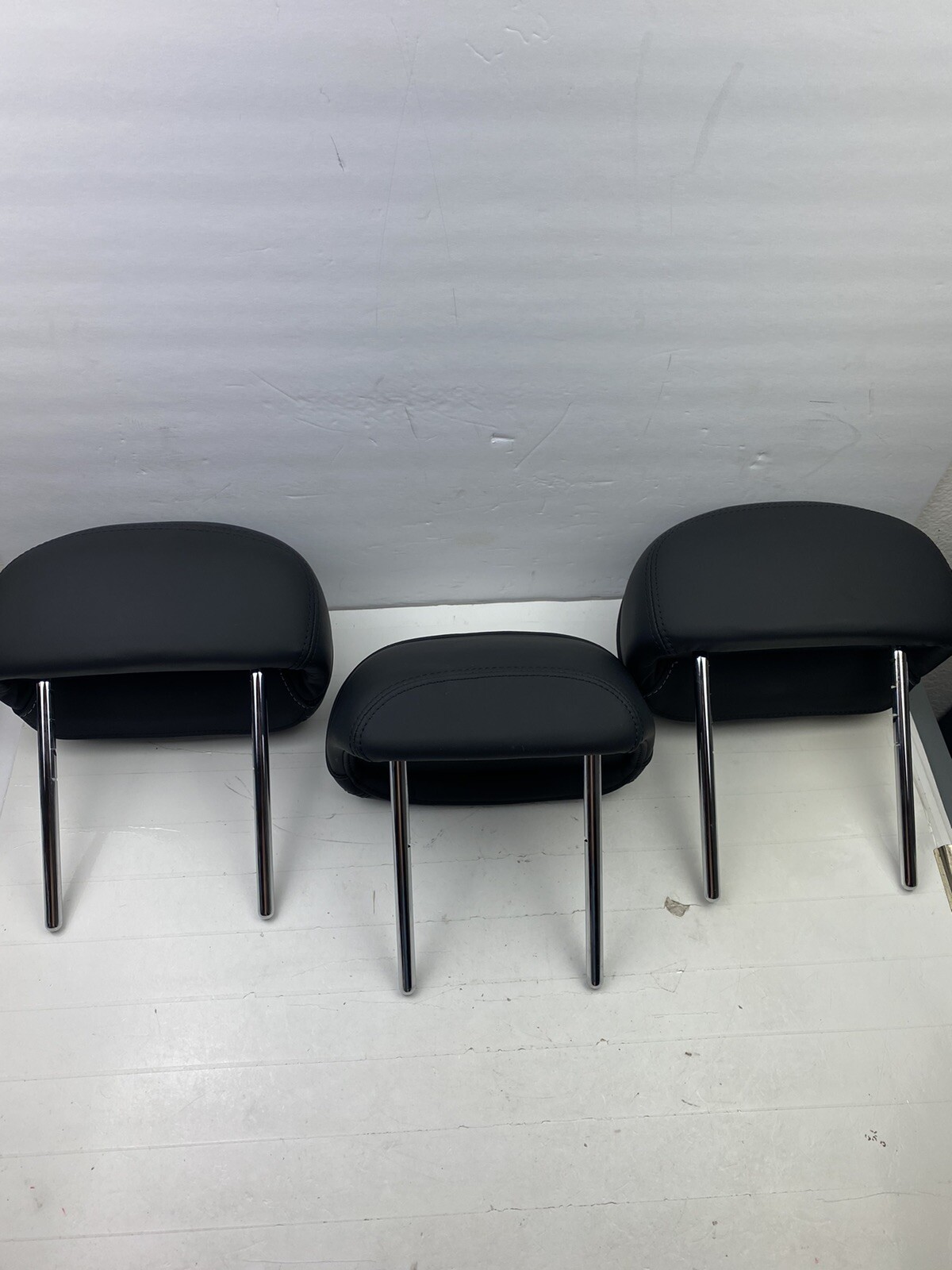2017 - 2019 MASERATI LEVANTE REAR SEAT HEADREST HEAD REST SET BLACK LEATHER OEM
