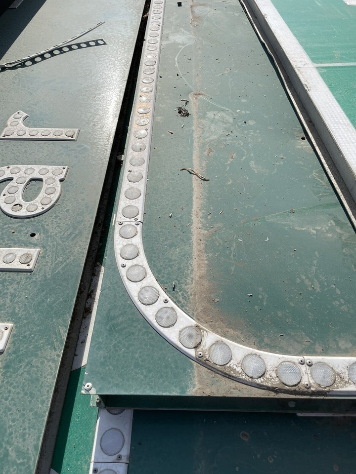 Vintage Aluminum Reflective Button Copy Road Sign Radius Border Corner