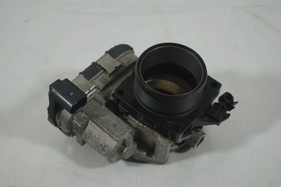 Válvula de carrocería del acelerador 3,0 L V6 OEM 06M133062L Audi S5 B9 2018-24 S6 S4 Q7 Q8 20-24 Foto 2 de 4